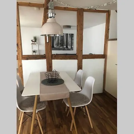 Platzhirsch - Im Herzen Der Altstadt Зелигенштадт